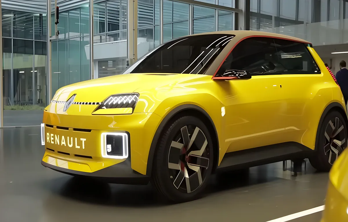 Renault 5 EV Car 2024-25