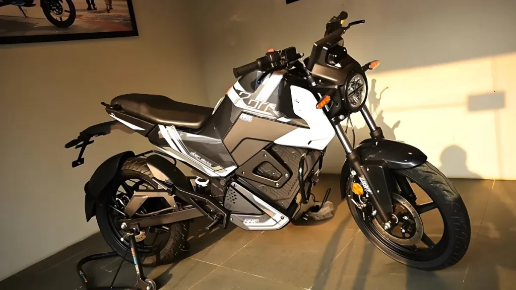 Oben Rorr EZ बाइक का नया लुक लोगो को बना रहा है अपना दीवाना ,देखे इसके शानदार लुक और फीचर को 2 New look of Oben Rorr EZ bike