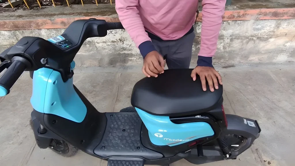 68 की रेंज और 250 वाट की मोटर पावर के साथ बनाएं अपना yulu electric scooter को मात्र 1750 रुपये की स्टार्टिंग EMI में 2 yulu electric scooter