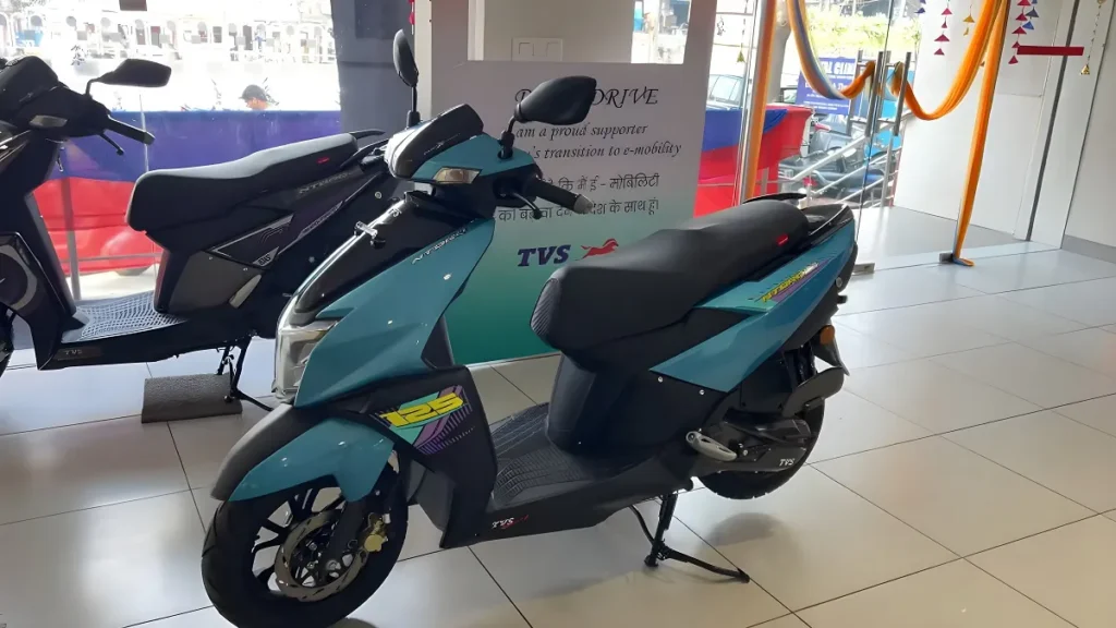 TVS NTORQ 125:टीवीएस एनटॉर्क 125 का माइलेज कितना है? जाने कीमत फीचर इत्यादि के बारे में 2 TVS NTORQ 125